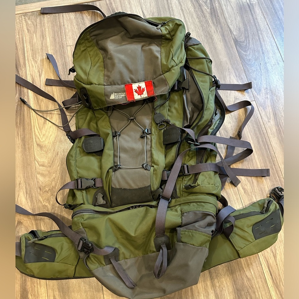 MEC pack, used heavy duty pack. All the clips work